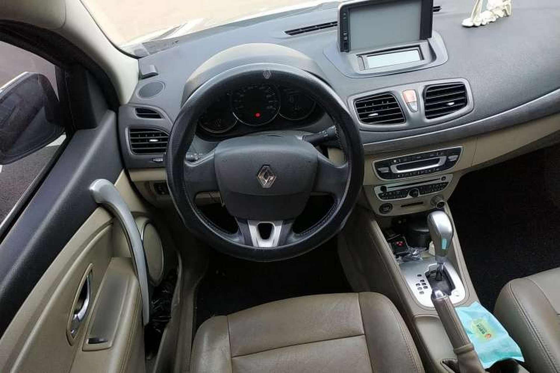 Used Renault Fluence 2011 2.0L Fashion Edition Steering Wheel