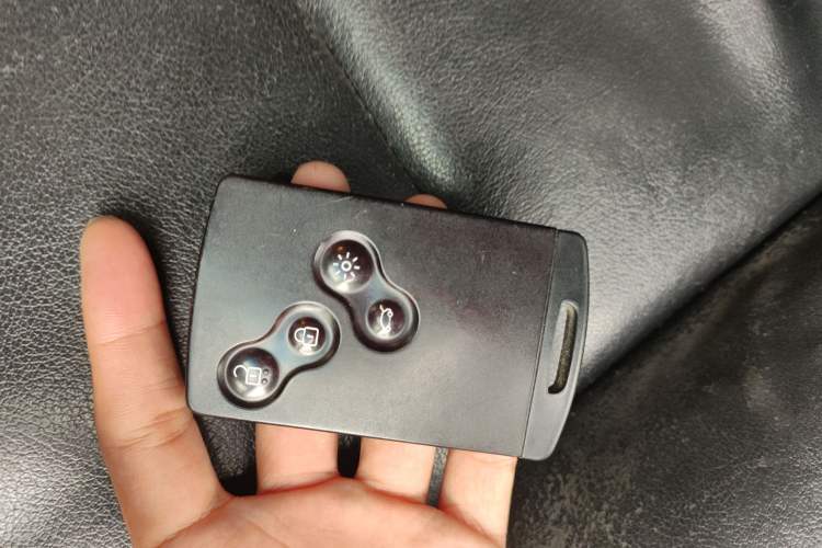 Used Renault Fluence 2011 2.0L Standard Edition Vehicle Key