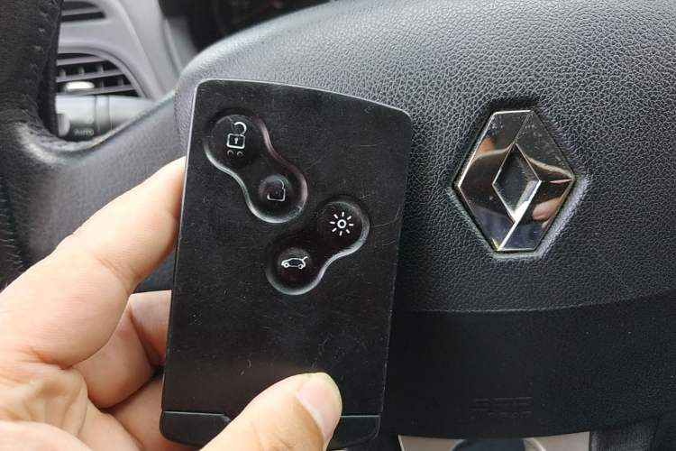 Used Renault Fluence 2011 2.0L Fashion Edition Vehicle Key