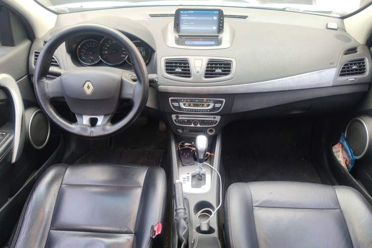 Used Renault Fluence 2011 2.0L Fashion Edition Center Console
