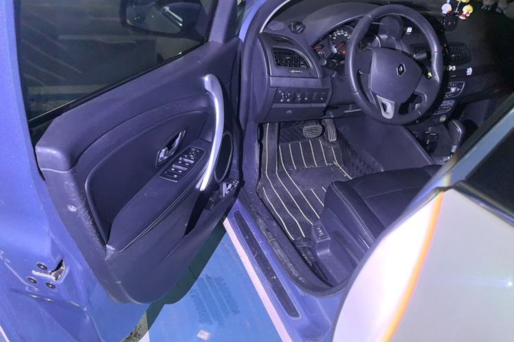 Used Renault Fluence 2011 2.0L Fashion Edition Driver Seat