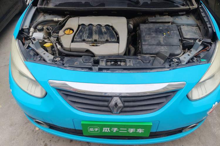 Used Renault Fluence 2011 2.0L Fashion Edition Engine Bay