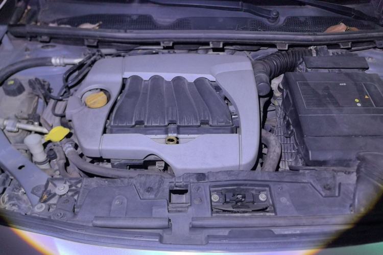 Used Renault Fluence 2011 2.0L Fashion Edition Engine Bay