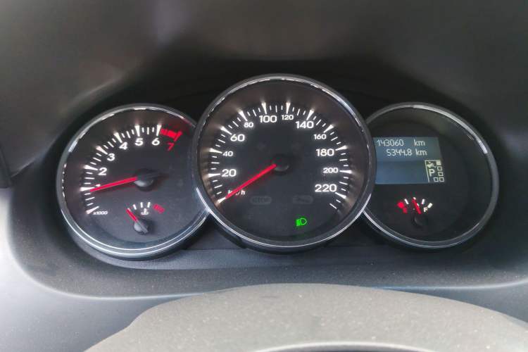 Used Renault Fluence 2011 2.0L Fashion Edition Instrument Cluster