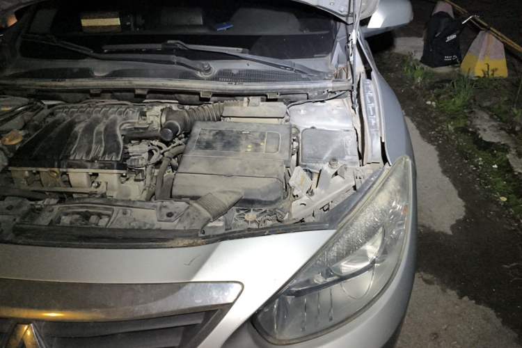 Used Renault Fluence 2011 2.0L Standard Edition Engine Bay Left