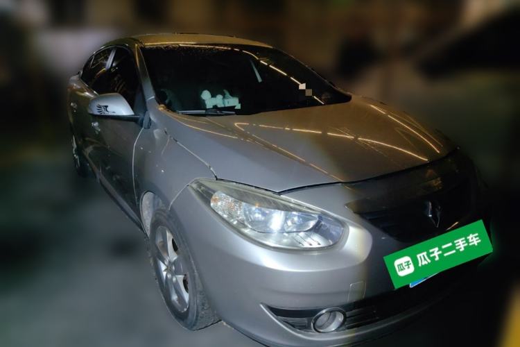 Used Renault Fluence 2011 2.0L Standard Edition Front Right 45 Deg