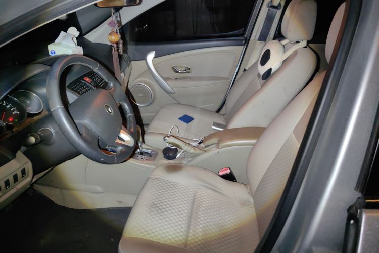 Used Renault Fluence 2011 2.0L Standard Edition Left Front Seat