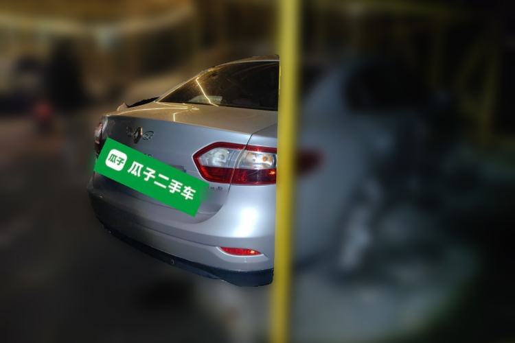 Used Renault Fluence 2011 2.0L Standard Edition Rear Right 45 Deg