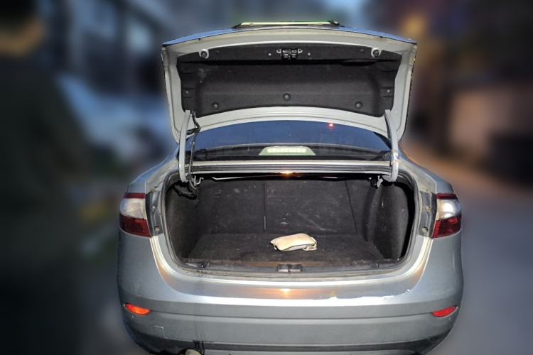 Used Renault Fluence 2011 2.0L Standard Edition Trunk
