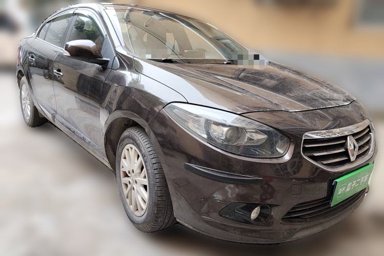 Used Renault Fluence 2013 2.0L Comfort Edition Front Right 45 Deg