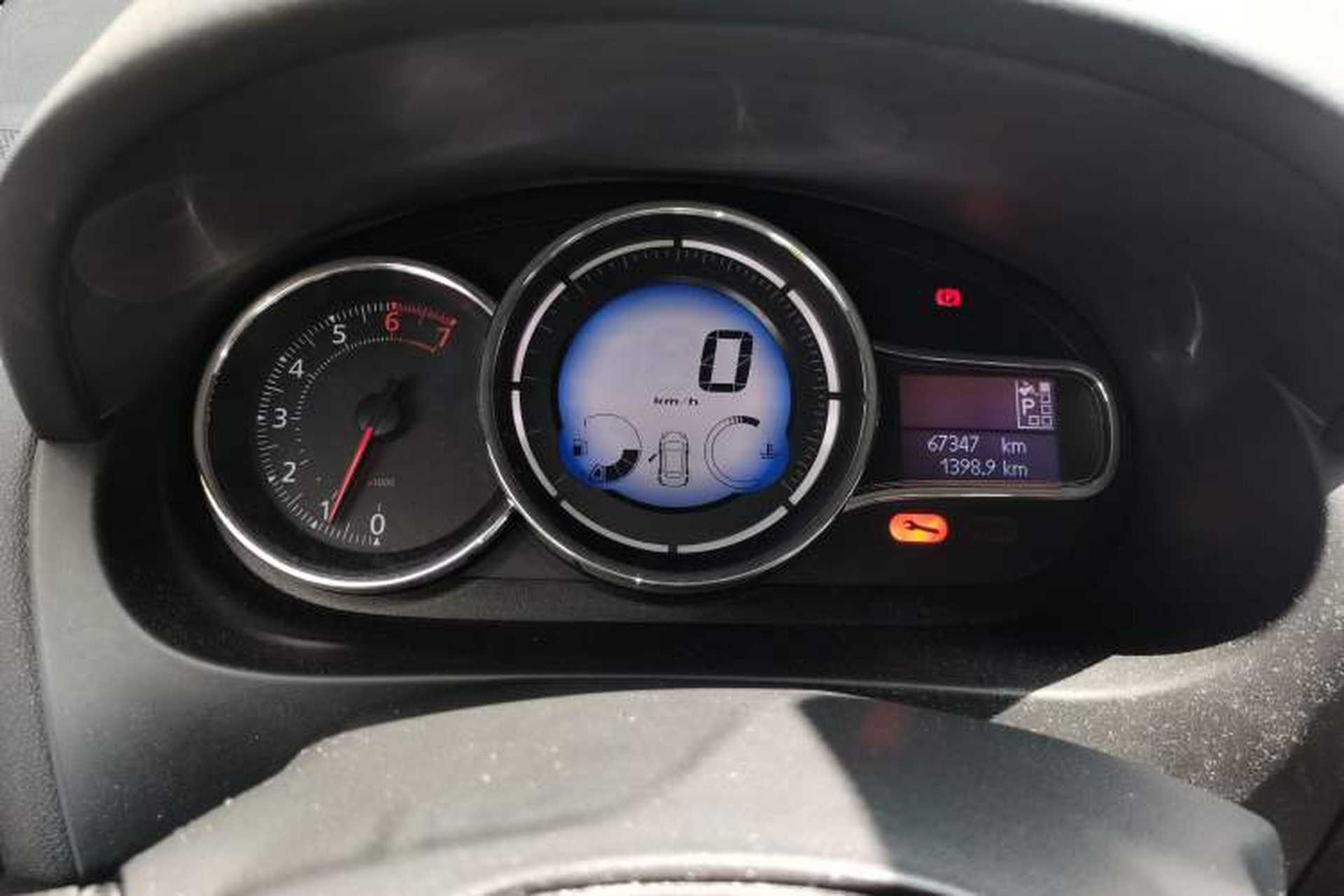 Used Renault Fluence 2013 2.0L Fashion Edition Instrument Cluster