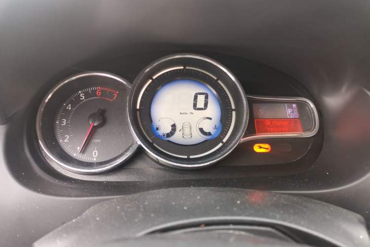 Used Renault Fluence 2013 2.0L Fashion Edition Instrument Cluster