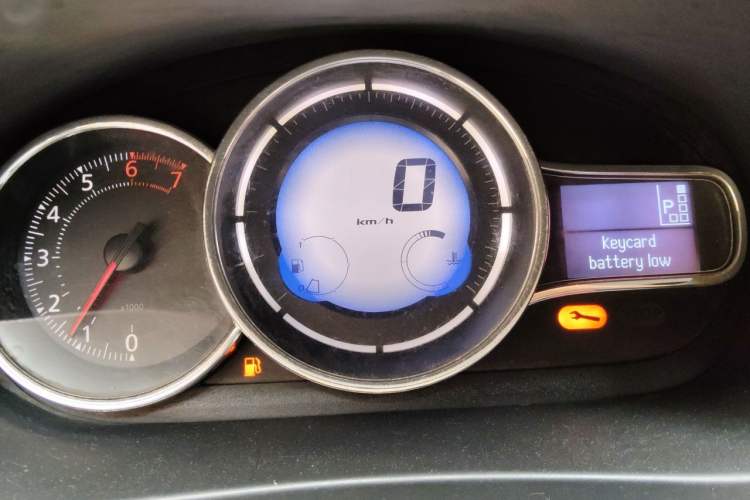 Used Renault Fluence 2013 2.0L Comfort Edition Instrument Cluster