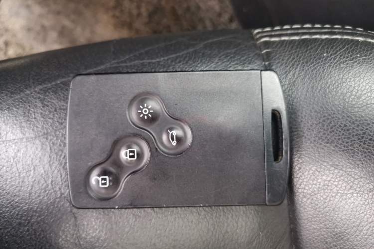 Used Renault Fluence 2013 2.0L Fashion Edition Vehicle Key