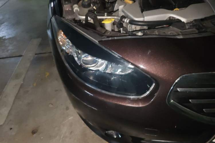 Used Renault Fluence 2013 2.0L Fashion Edition Right Front Headlight