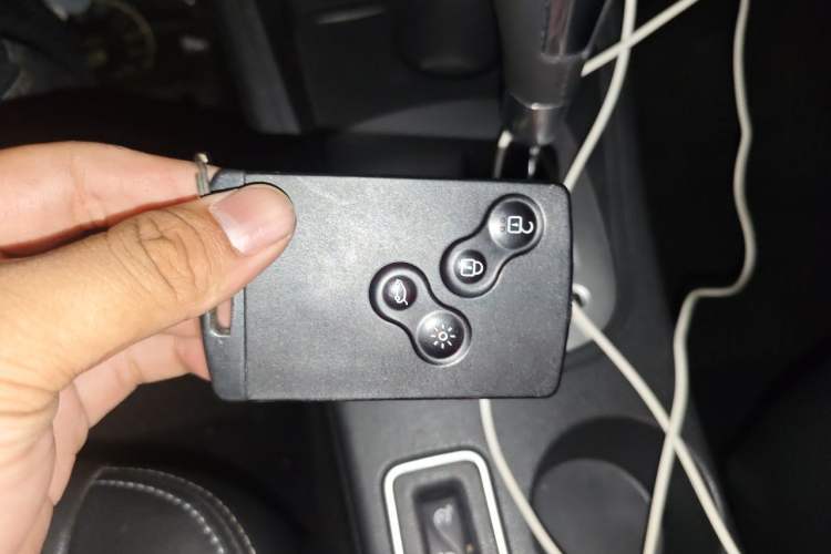 Used Renault Fluence 2013 2.0L Fashion Edition Vehicle Key