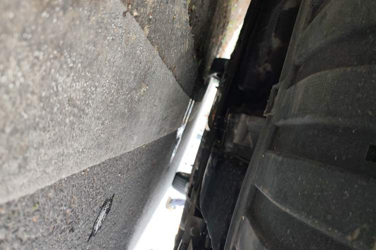 Used Renault Fluence 2013 2.0L Comfort Edition Chassis Front