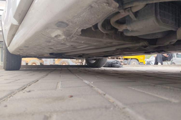Used Renault Fluence 2013 2.0L Comfort Edition Chassis Front Left