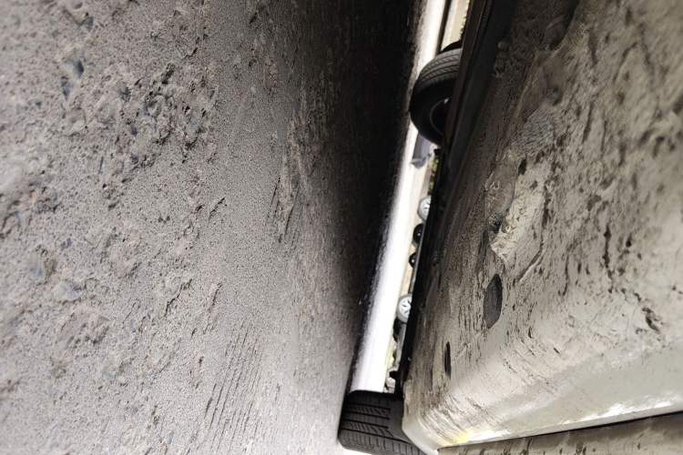 Used Renault Fluence 2013 2.0L Comfort Edition Chassis Front Left