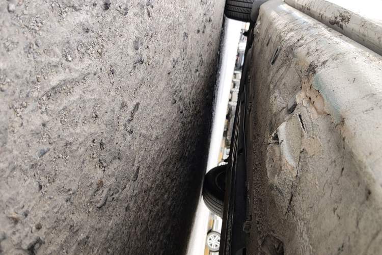 Used Renault Fluence 2013 2.0L Comfort Edition Chassis Front Right