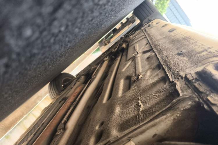 Used Renault Fluence 2013 2.0L Comfort Edition Chassis Rear Left