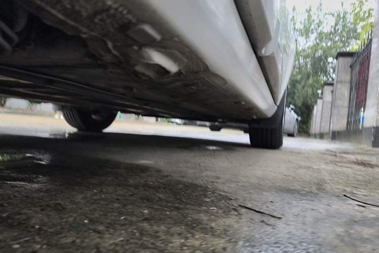 Used Renault Fluence 2013 2.0L Fashion Edition Chassis Rear Right