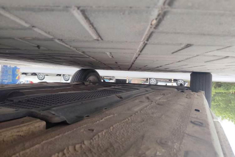 Used Renault Fluence 2013 2.0L Comfort Edition Chassis Rear Right