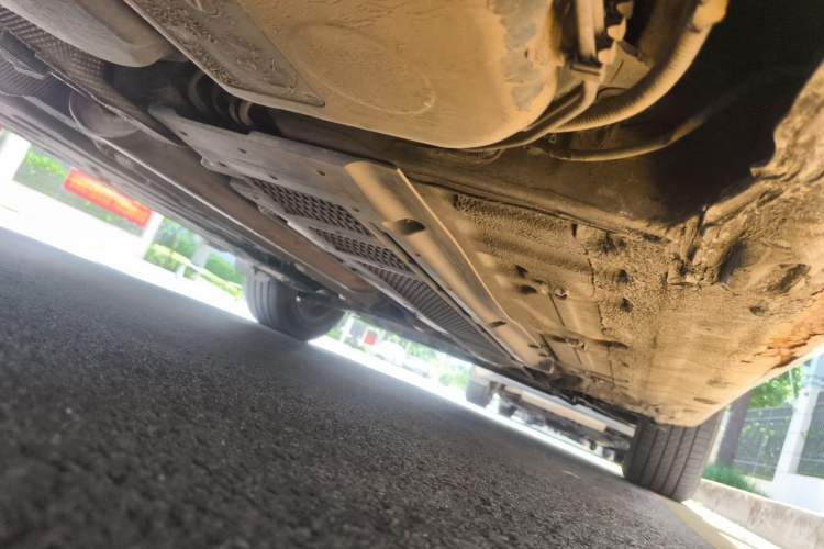Used Renault Fluence 2013 2.0L Comfort Edition Chassis Rear Right