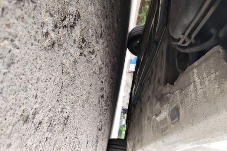 Used Renault Fluence 2013 2.0L Comfort Edition Chassis Rear Right