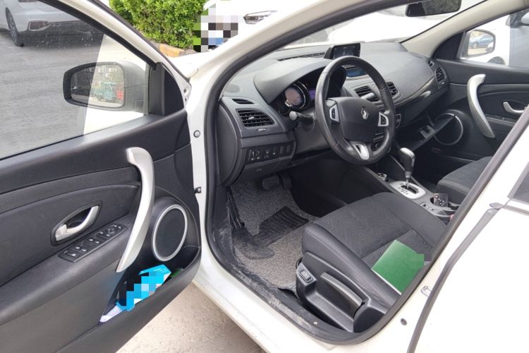 Used Renault Fluence 2013 2.0L Comfort Edition Driver Seat