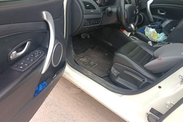 Used Renault Fluence 2013 2.0L Fashion Edition Driver Seat
