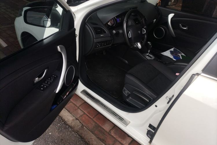 Used Renault Fluence 2013 2.0L Comfort Edition Driver Seat