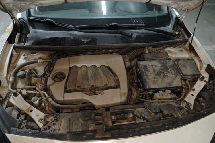 Used Renault Fluence 2013 2.0L Fashion Edition Engine Bay