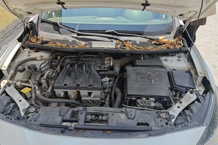 Used Renault Fluence 2013 2.0L Standard Edition Engine Bay