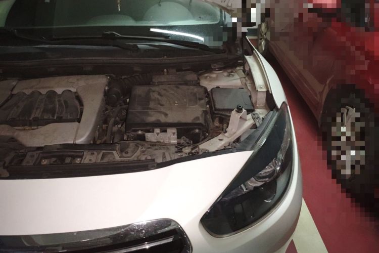 Used Renault Fluence 2013 2.0L Fashion Edition Engine Bay Left