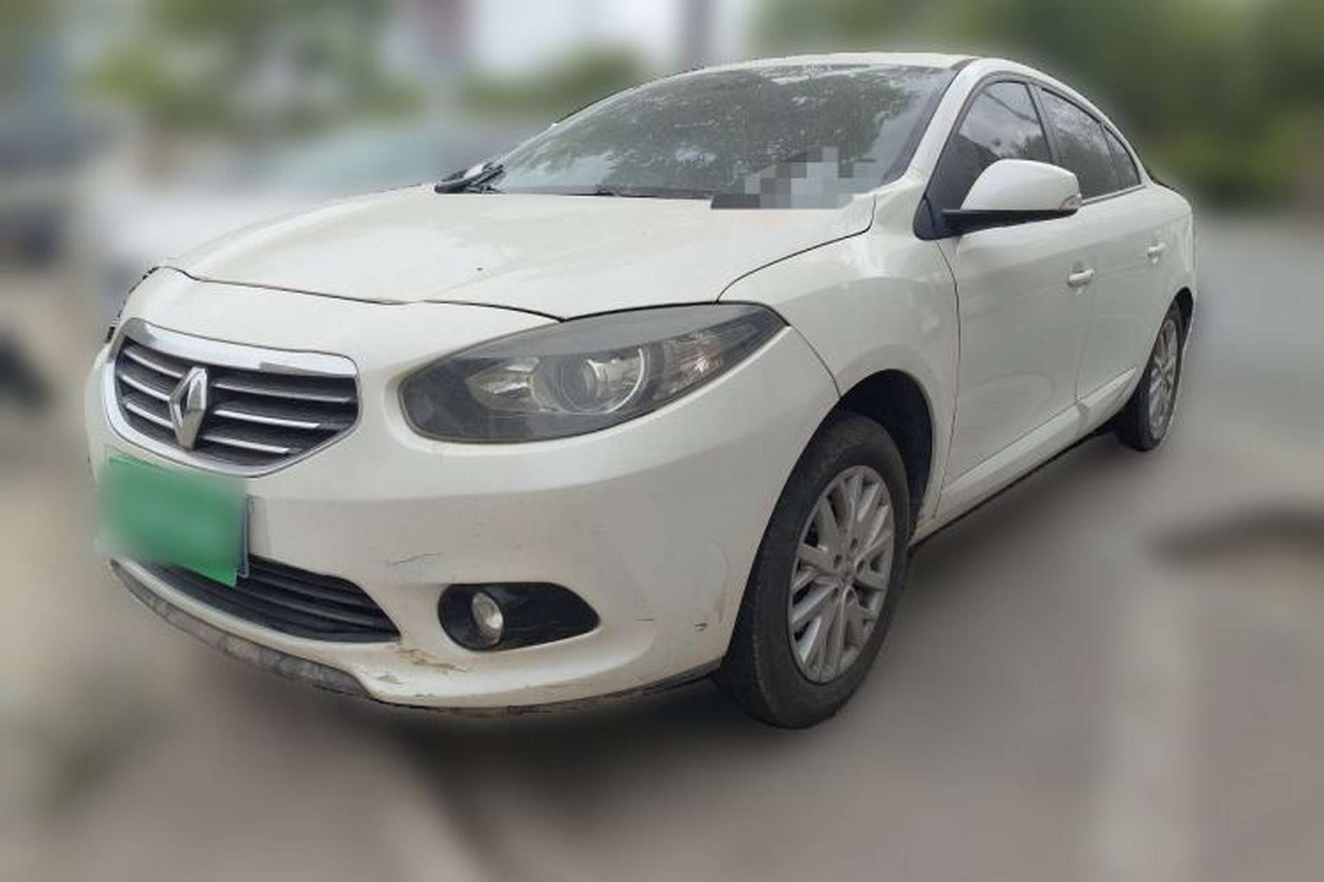 Used Renault Fluence 2013 2.0L Comfort Edition Front Left 45 Deg
