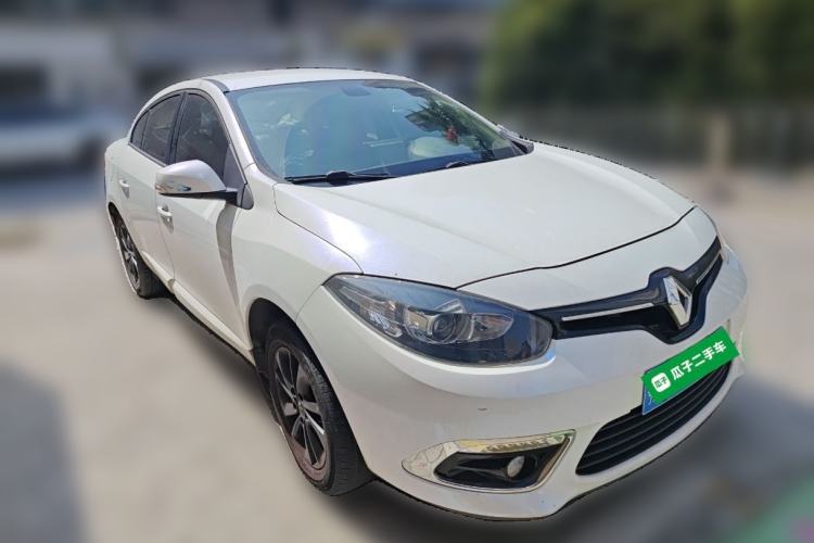 Used Renault Fluence 2013 2.0L Standard Edition Front Right 45 Deg
