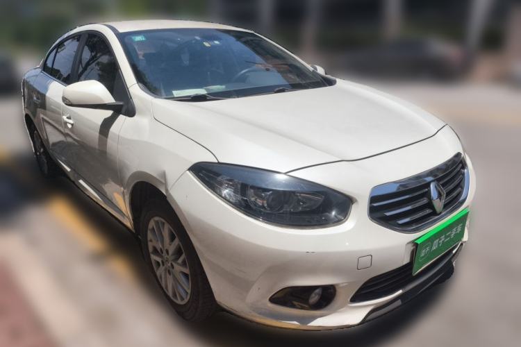 Used Renault Fluence 2013 2.0L Comfort Edition Front Right 45 Deg