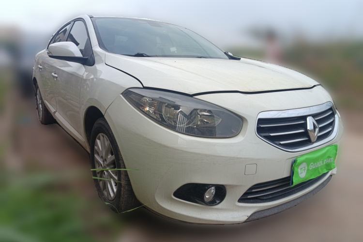Used Renault Fluence 2013 2.0L Fashion Edition Front Right 45 Deg