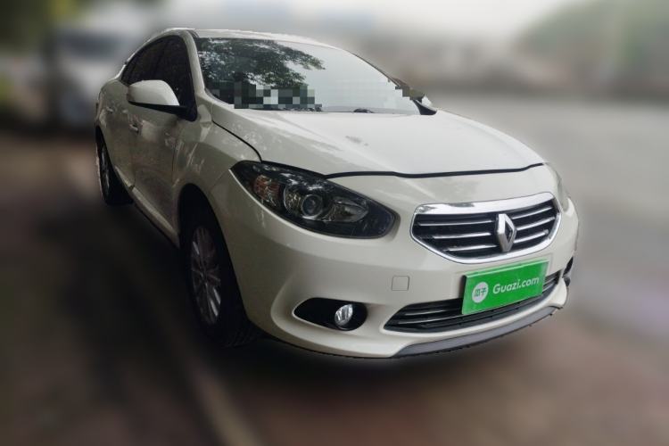 Used Renault Fluence 2013 2.0L Comfort Edition Front Right 45 Deg
