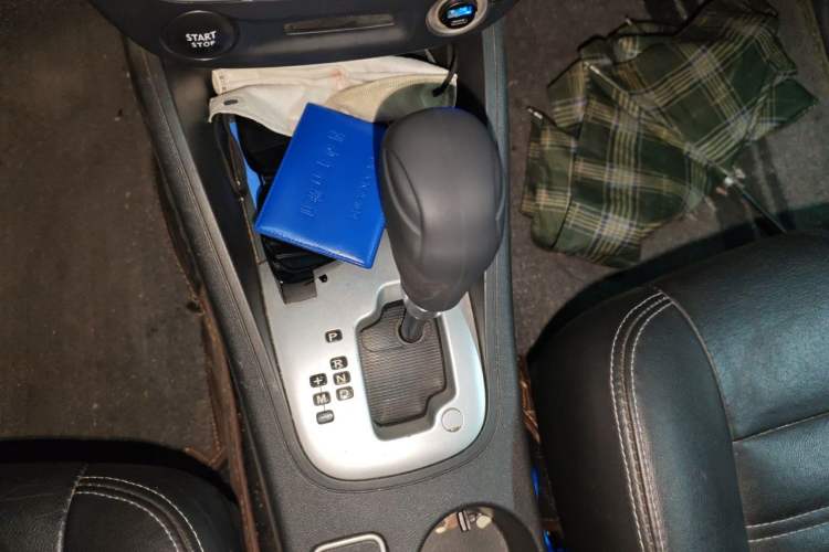 Used Renault Fluence 2013 2.0L Fashion Edition Gear Lever