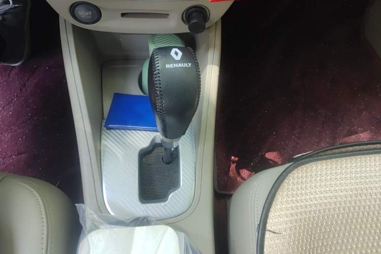 Used Renault Fluence 2013 2.0L Fashion Edition Gear Lever