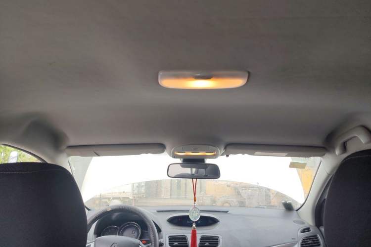 Used Renault Fluence 2013 2.0L Comfort Edition Headliner
