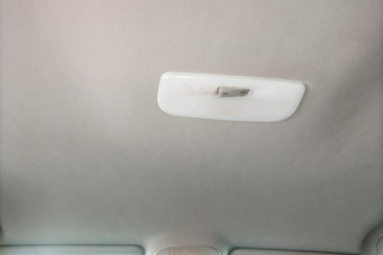 Used Renault Fluence 2013 2.0L Comfort Edition Headliner