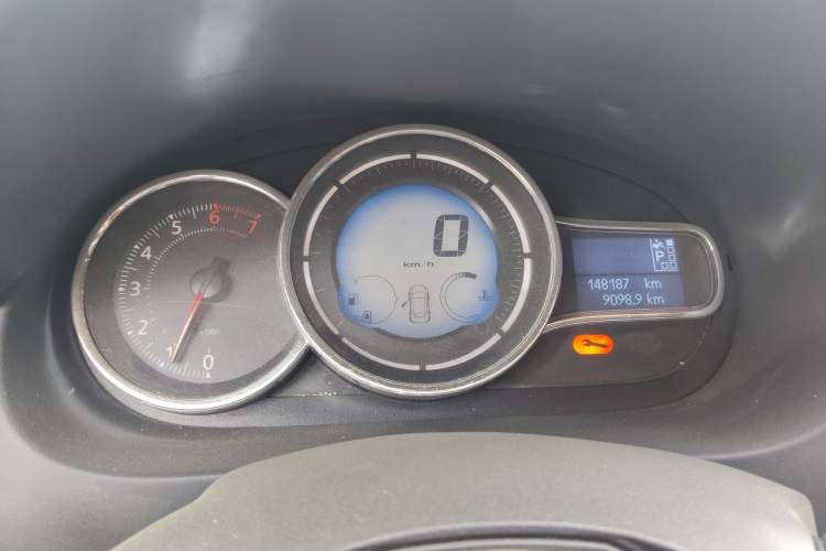 Used Renault Fluence 2013 2.0L Comfort Edition Instrument Cluster