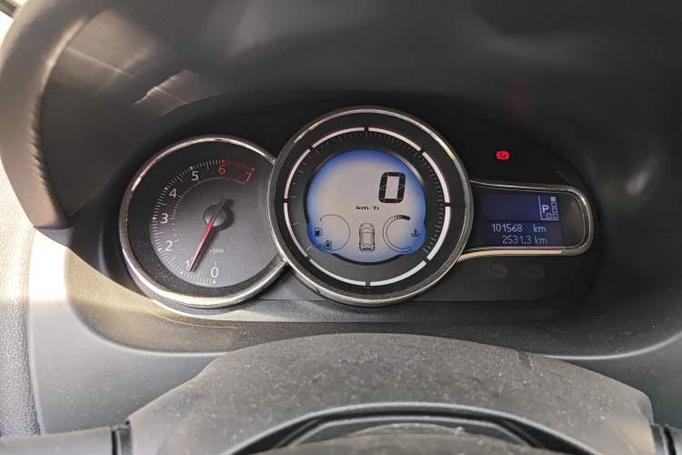 Used Renault Fluence 2013 2.0L Standard Edition Instrument Cluster