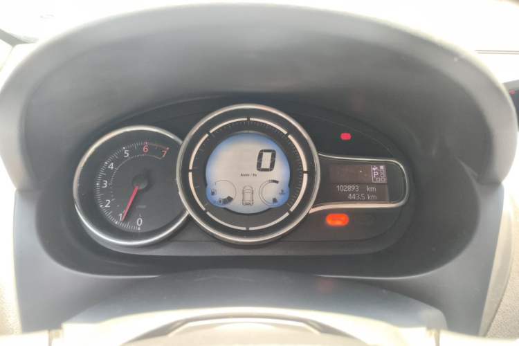 Used Renault Fluence 2013 2.0L Comfort Edition Instrument Cluster