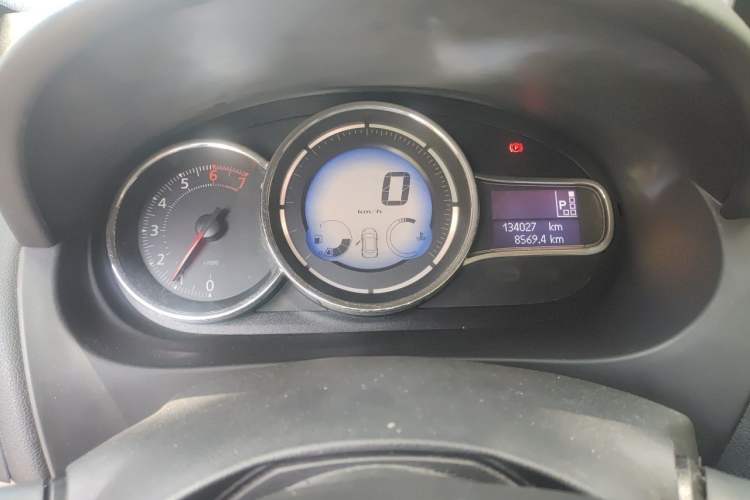 Used Renault Fluence 2013 2.0L Fashion Edition Instrument Cluster