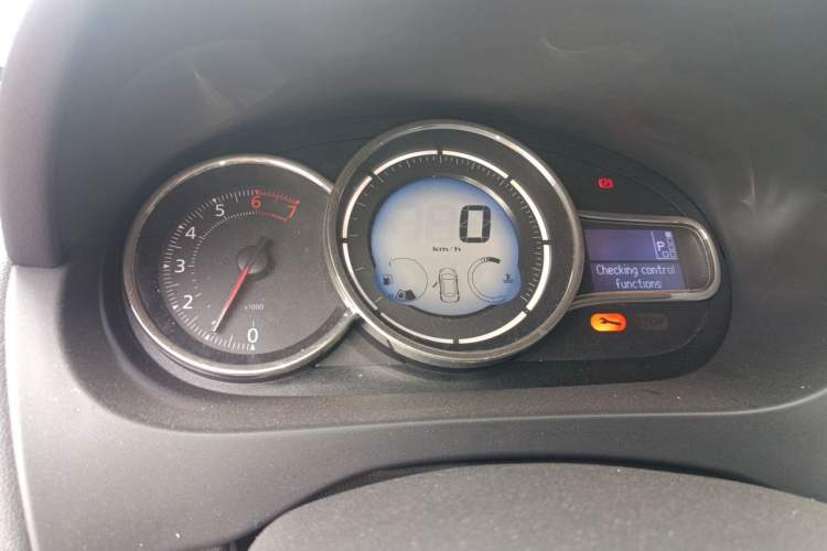 Used Renault Fluence 2013 2.0L Fashion Edition Instrument Cluster