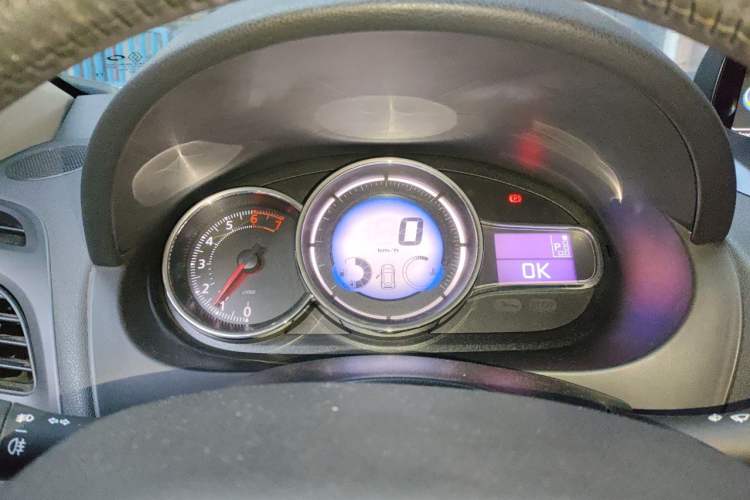 Used Renault Fluence 2013 2.0L Fashion Edition Instrument Cluster
